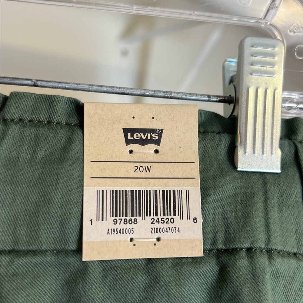 NWT Levi’s Ankle Length Green Khaki Jogger Pants w/ Elastic Waist- 20W - Picture 8 of 11